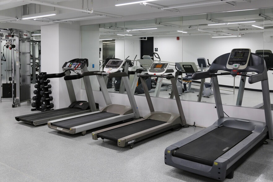 More Photos Of 732 W Randolph St, Chicago Unknown For Lease