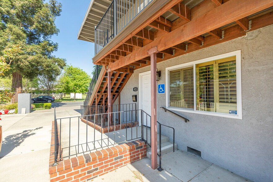 More Photos Of 917-923 Drever St, West Sacramento Office Residential For Sale