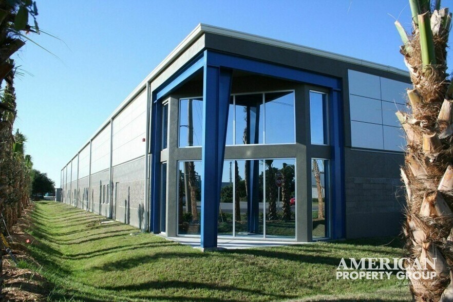 More Photos Of 2225 S Dock St, Palmetto Warehouse For Lease