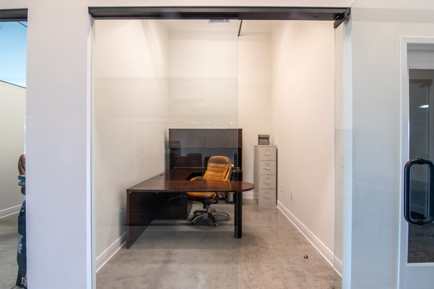 More Photos Of 1980 Central Ave, Saint Petersburg Loft Creative Space For Sale