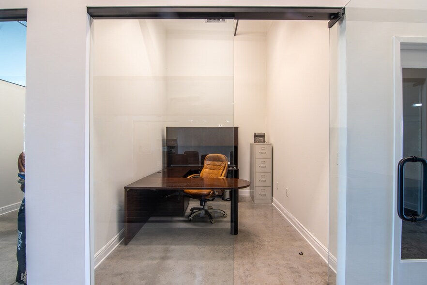 More Photos Of 1980 Central Ave, Saint Petersburg Loft Creative Space For Lease