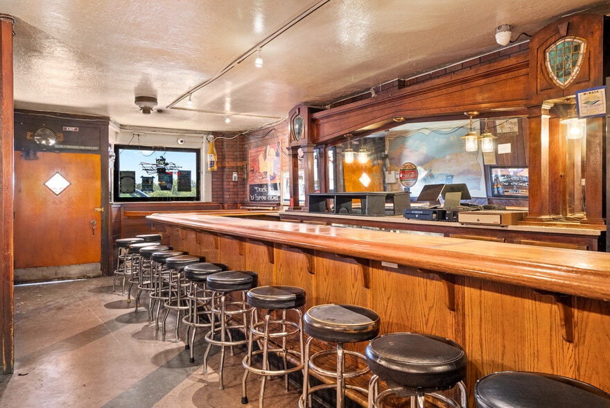 More Photos Of 104-110 W Branch St, Arroyo Grande Storefront For Lease