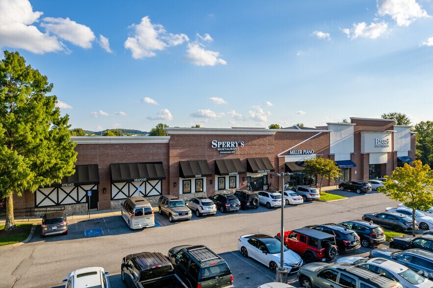 More Photos Of 650 Frazier Dr, Franklin Freestanding For Lease