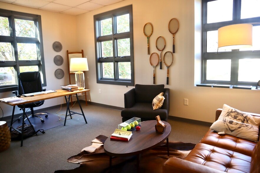 More Photos Of 2316 Crownpoint Executive Dr, Charlotte Office For Sale