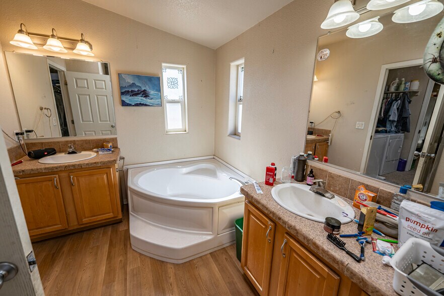 More Photos Of 5221 Hwy 68, Golden Valley Flex For Sale