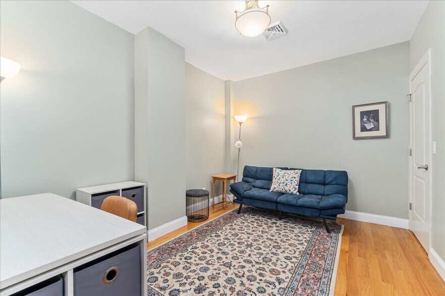 More Photos Of 260 A Washington Ave, Albany Apartments For Sale