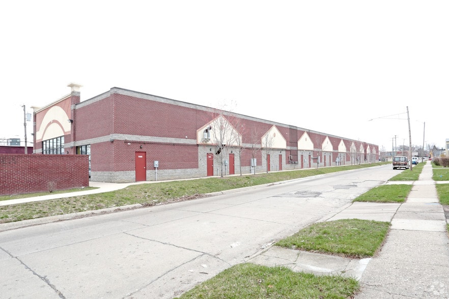 More Photos Of 7580 E 9 Mile Rd, Warren Unknown For Lease