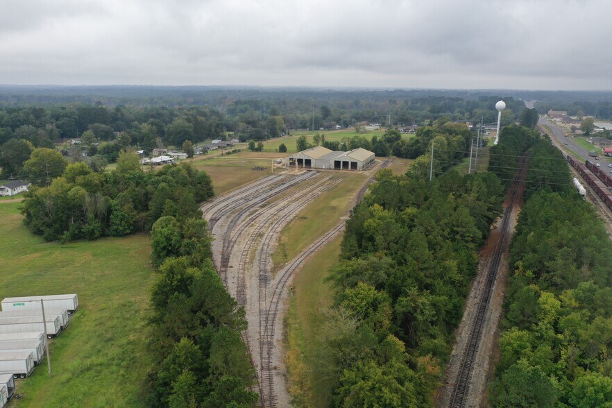 More Photos Of 1219 S Elm St, Hodge Service For Sale