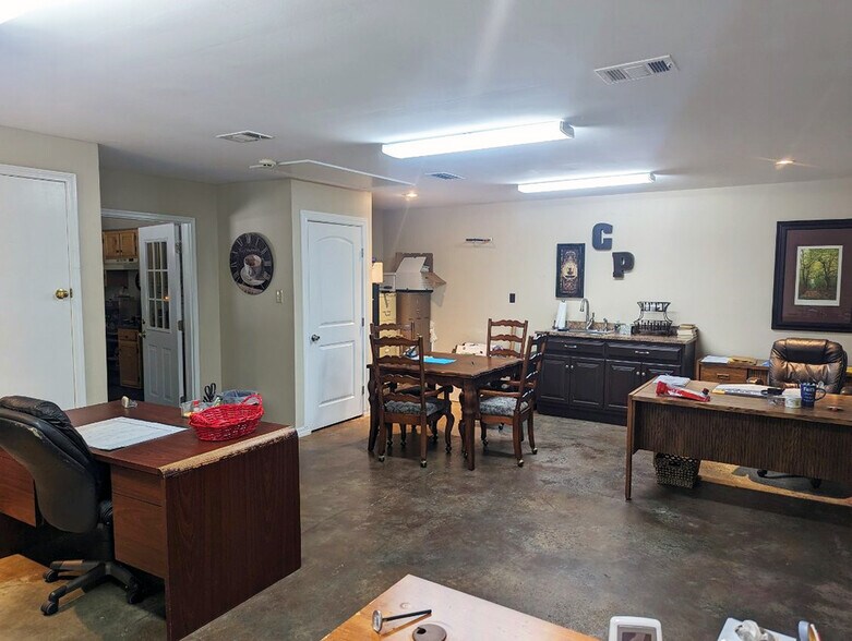 More Photos Of 2261 Dawes Rd, Mobile Warehouse For Sale