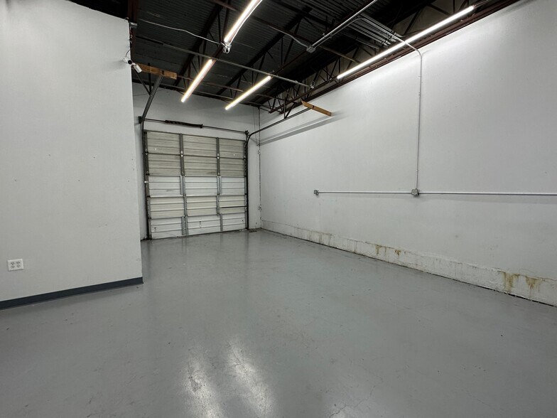 More Photos Of 209 Ben White Blvd E, Austin Light Distribution For Lease