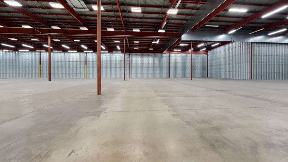 More Photos Of 2900 37th St, Rochester Warehouse For Lease