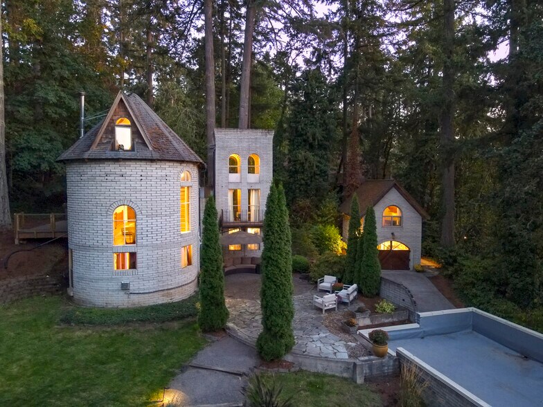 More Photos Of 1820 E 28th Ave, Eugene Multifamily For Sale