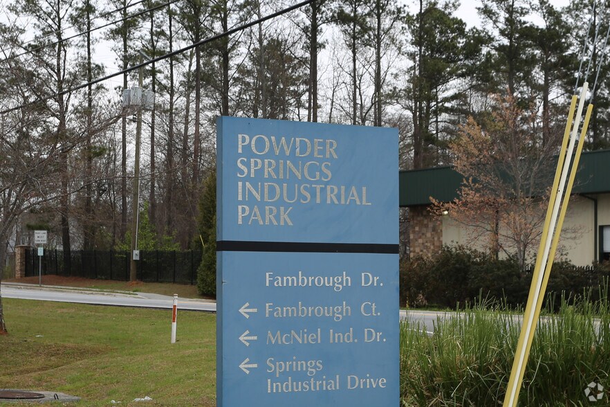 More Photos Of 4000 Fambrough Dr, Powder Springs Warehouse For Lease