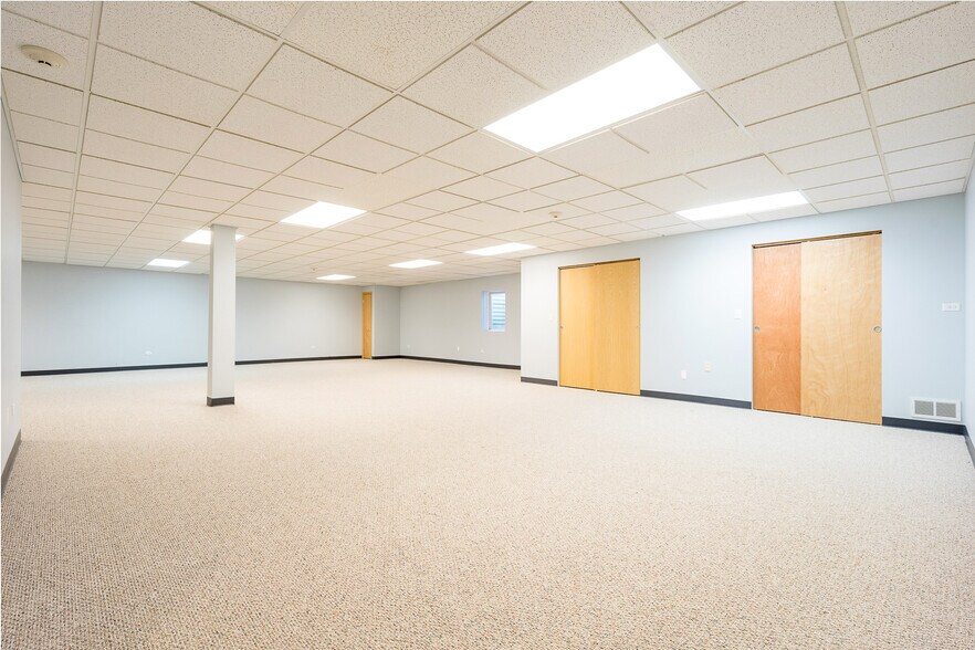 More Photos Of 16610 W 159th St, Lockport Medical For Sale
