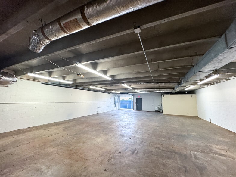 More Photos Of 476 Woodycrest Ave, Nashville Warehouse For Lease