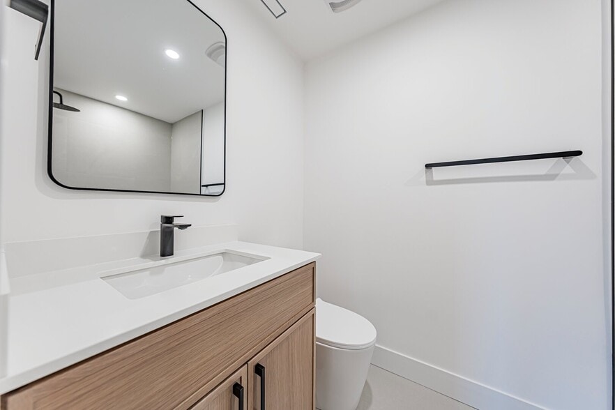 More Photos Of 14 Holmesdale Rd, Toronto Apartments For Sale