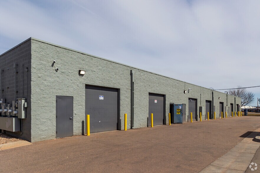 More Photos Of 15200 33rd Pl, Aurora Light Manufacturing For Lease