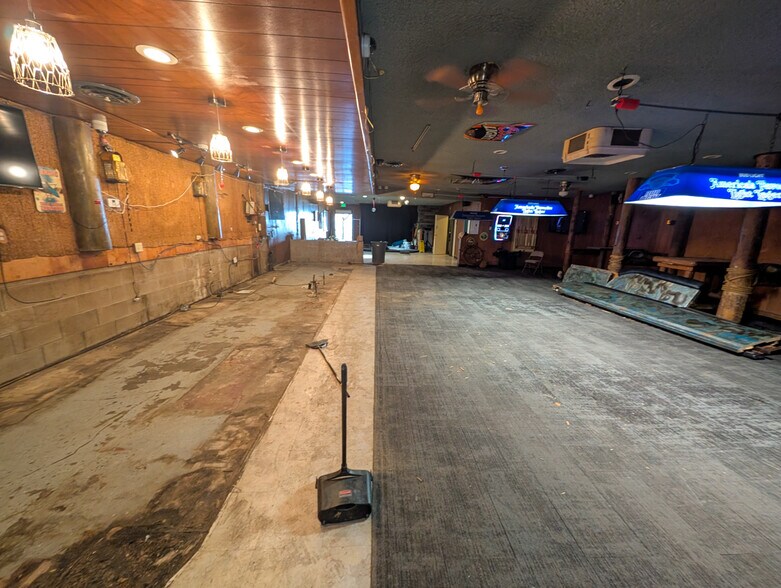 More Photos Of 2031 Yosemite Blvd, Modesto Bar For Sale