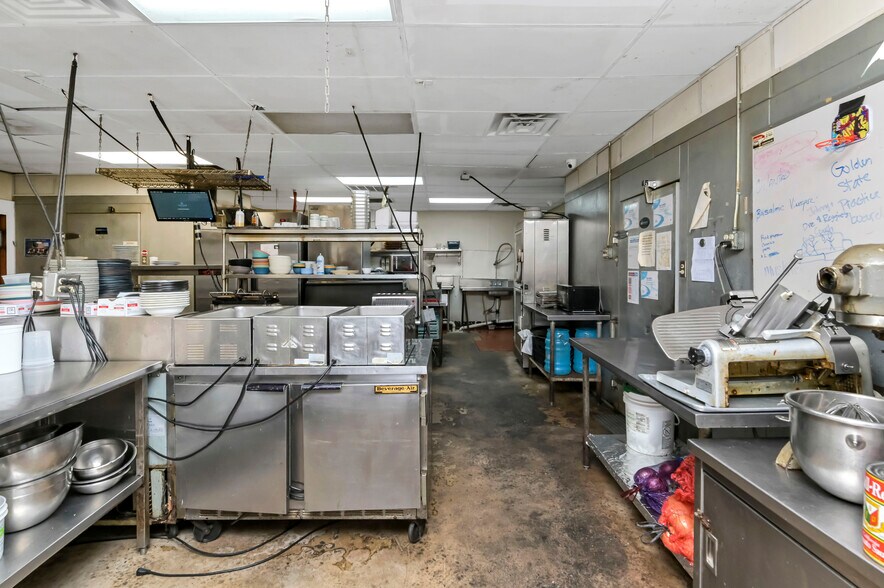 More Photos Of 300 State St, West Columbia Restaurant For Sale