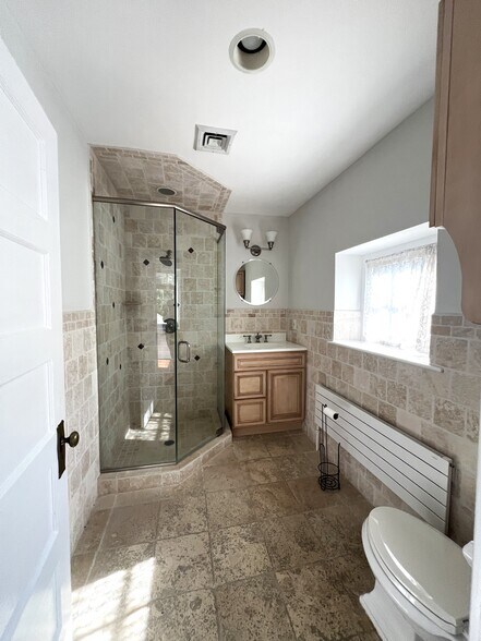 More Photos Of 98 Darby Rd, Paoli Office Residential For Lease