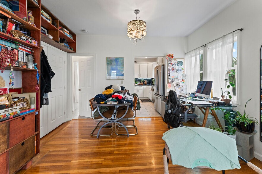 More Photos Of 74 Pearl St, Oakland Apartments For Sale