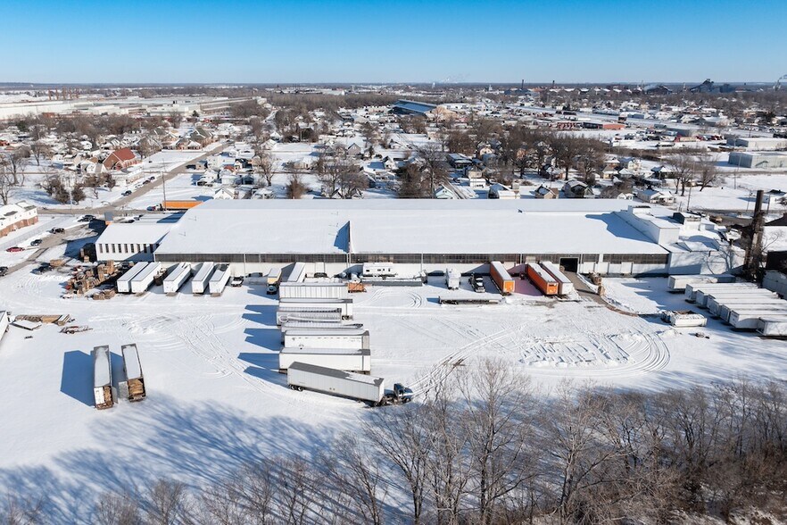 More Photos Of 1200 Bissell St, Venice Warehouse For Sale