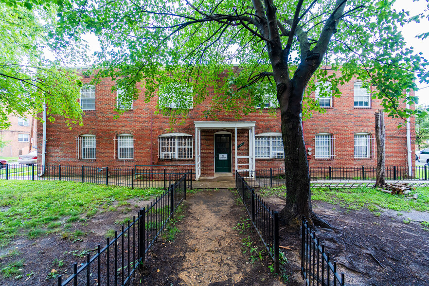 Primary Photo Of 22 Danbury St SW, Washington Apartments For Sale