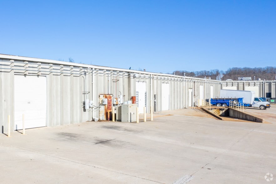 More Photos Of 2275 Cassens Dr, Fenton Flex For Lease