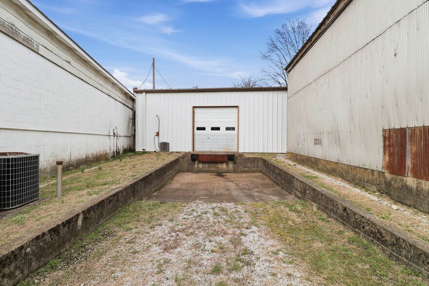 More Photos Of 500 E Main St, Lebanon Land For Sale