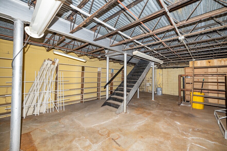 More Photos Of 108 S Santa Fe Ave, Salina General Retail For Lease
