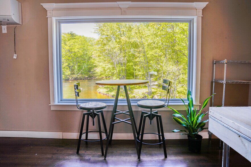 More Photos Of 123 Union Sq, Milford Restaurant For Sale