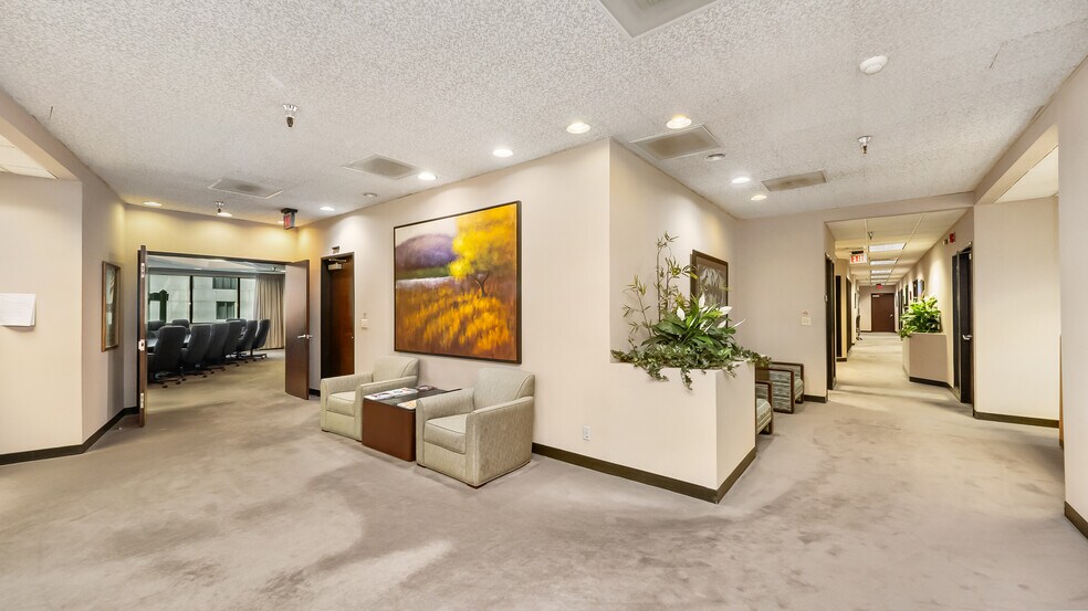 More Photos Of 224 N Fair Oaks Ave, Pasadena Medical For Lease