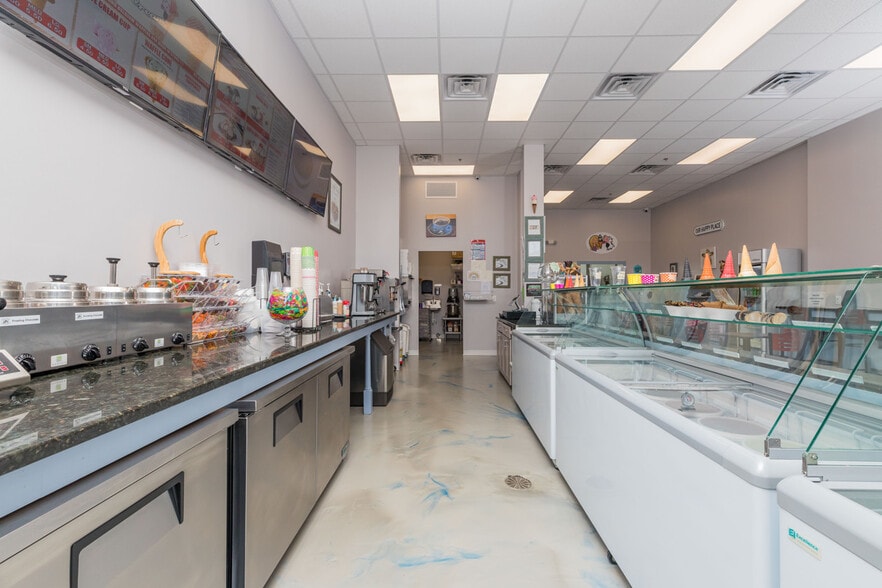 More Photos Of 2219 County Road 220, Middleburg General Retail For Sale