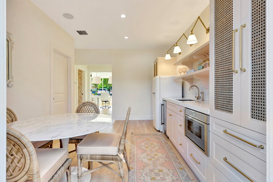 More Photos Of 725 N A1A, Jupiter Medical For Sale