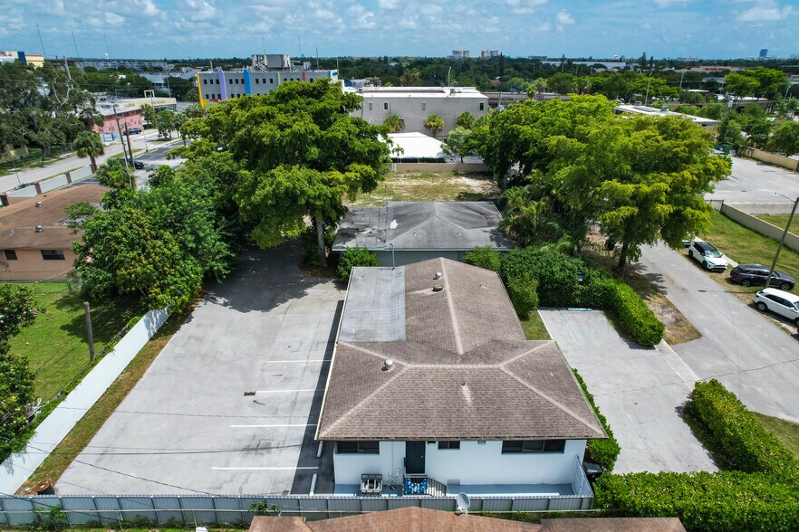 More Photos Of 16170 NE 11th Ct, Miami Office For Sale