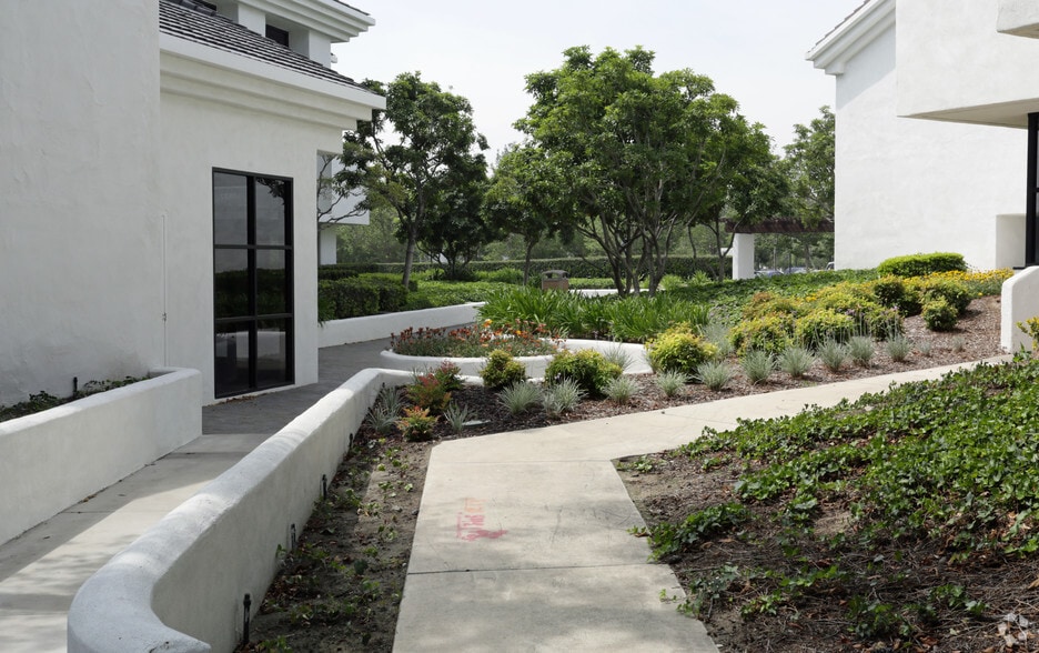 More Photos Of 10837 Laurel St, Rancho Cucamonga Medical For Sale