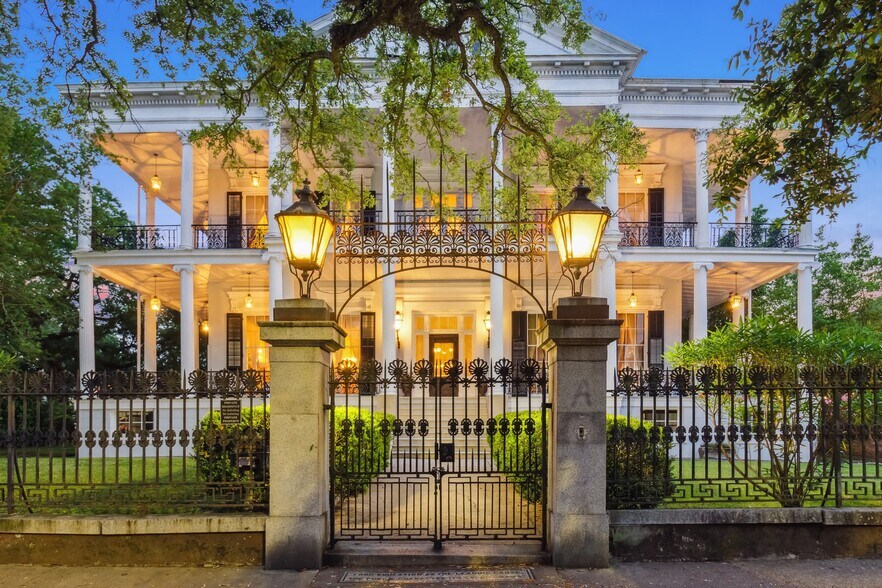 More Photos Of 1410 Jackson Ave, New Orleans Lodge Meeting Hall For Sale