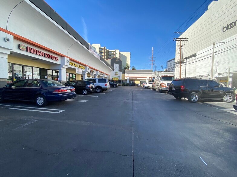 More Photos Of 8500-8520 W 3rd St, Los Angeles Unknown For Lease