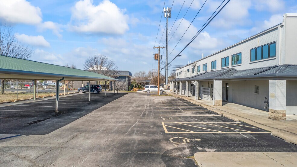 More Photos Of 3336 E 32nd St, Tulsa Medical For Lease