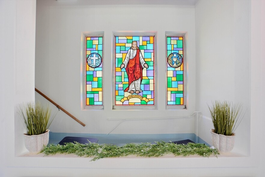 More Photos Of 8075 Lone Star Rd, Jacksonville Religious Facility For Sale