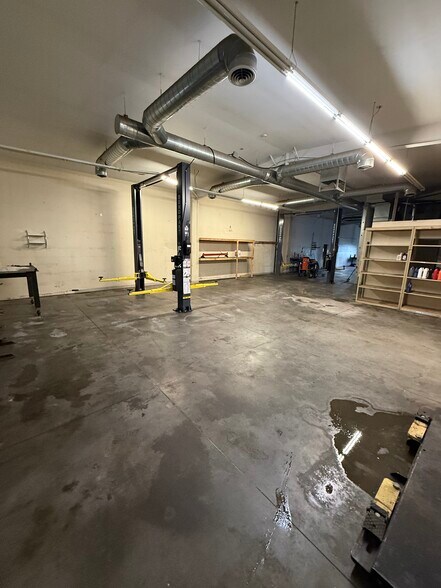 More Photos Of 5410 E Commerce Ave, Flagstaff Warehouse For Lease
