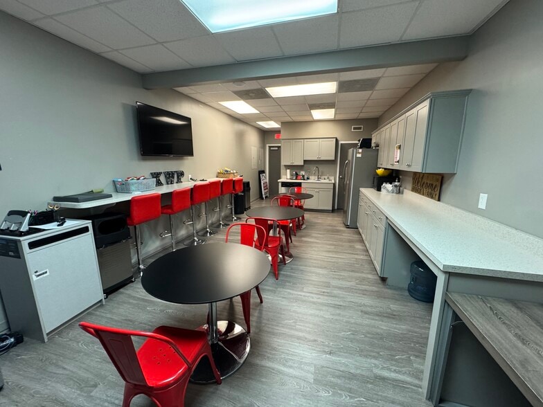 More Photos Of 1003-1005 Vandora Springs Rd, Garner Medical For Lease