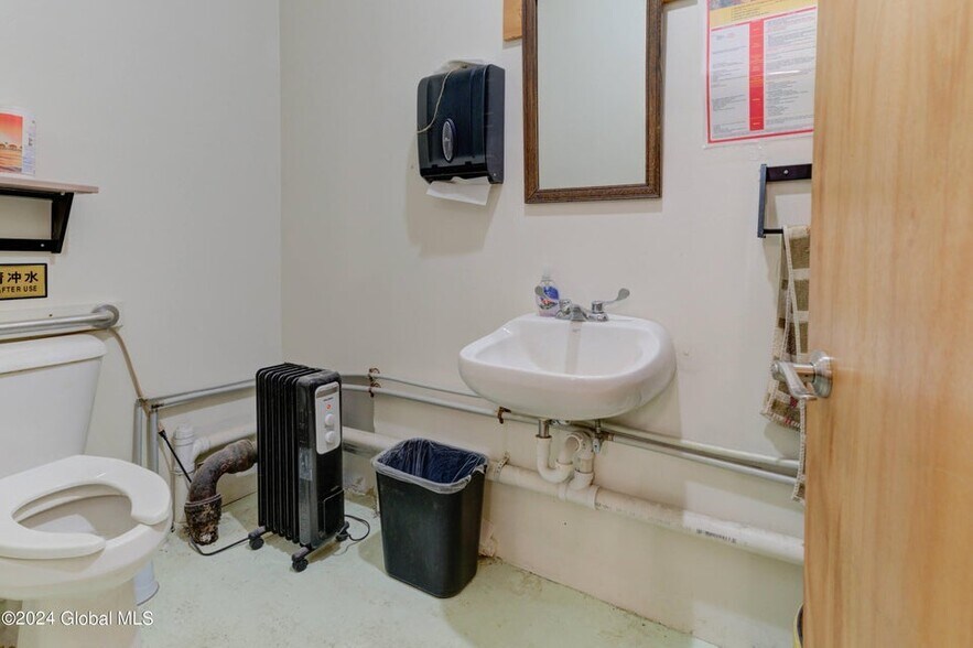 More Photos Of 36 River St, Troy Warehouse For Sale