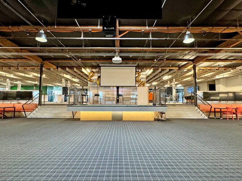 More Photos Of 6307 Carpinteria Ave, Carpinteria Loft Creative Space For Lease