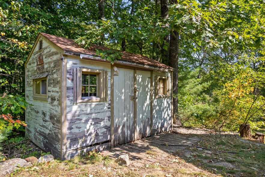 More Photos Of 41 Hobbs Rd, West Newfield Specialty For Sale