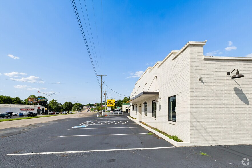 More Photos Of 111 Nashville Hwy N, Columbia Freestanding For Sale