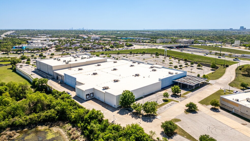 More Photos Of 12629 N Interstate 35, Austin Freestanding For Sale