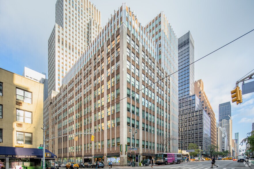 More Photos Of 220 E 42nd St, New York Office For Lease