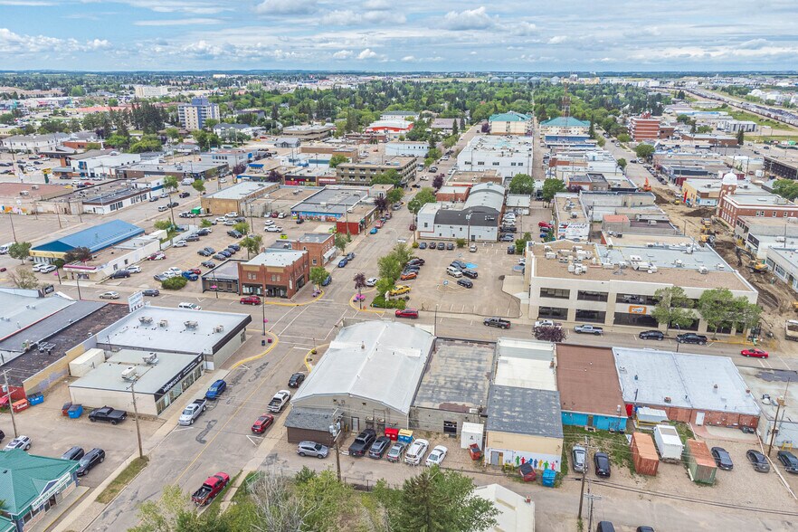 More Photos Of 4901 49 ave, Lloydminster Storefront For Sale