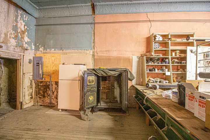 More Photos Of 155 W Main St, Aguilar Storefront Retail Office For Sale